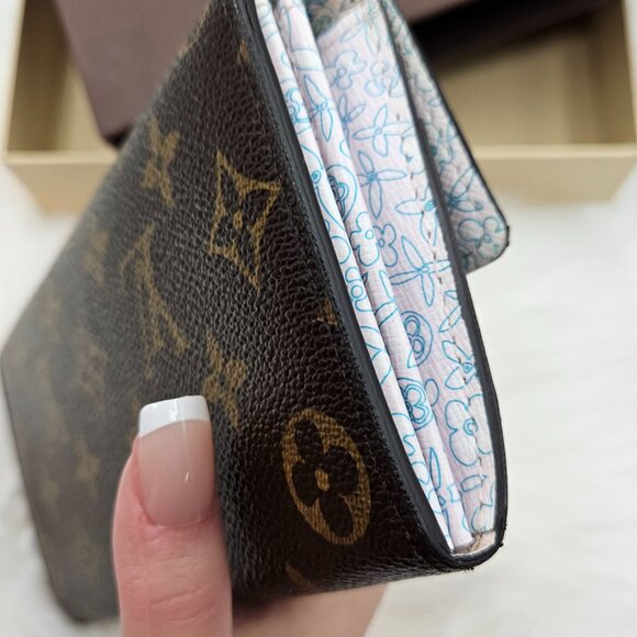 Louis Vuitton Monogram Fleuri Sarah Wallet - Picture 6 of 17
